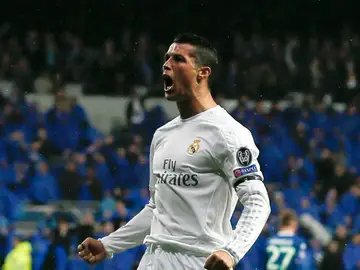 Cristiano Ronaldo celebra su segundo gol contra el Wolfsburgo Cristiano Ronaldo celebra su segundo gol contra el Wolfsburgo