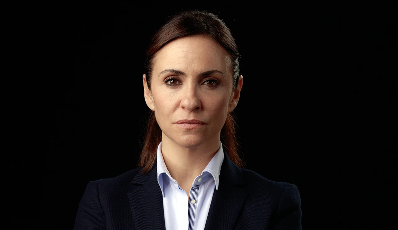 Melanie Olivares es Patricia, comercial