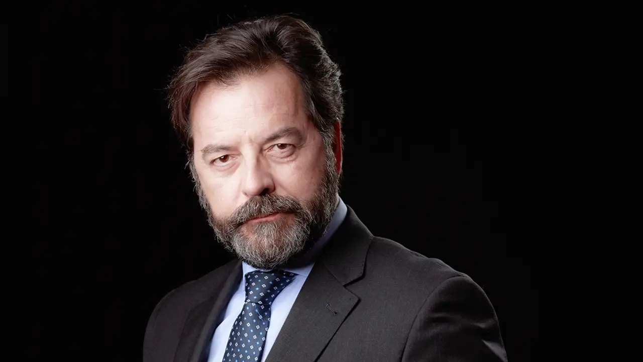 Abel Folk es Luis, el embajador
