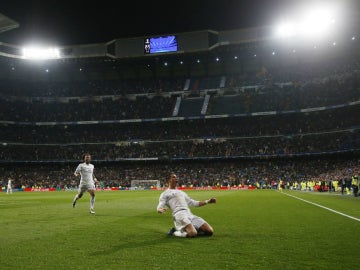 Cristiano Ronaldo, con el Bernabéu a sus pies