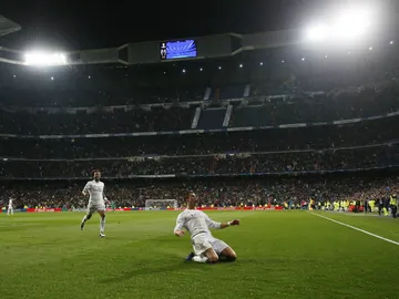Cristiano Ronaldo, con el Bernabéu a sus pies Cristiano Ronaldo, con el Bernabéu a sus pies