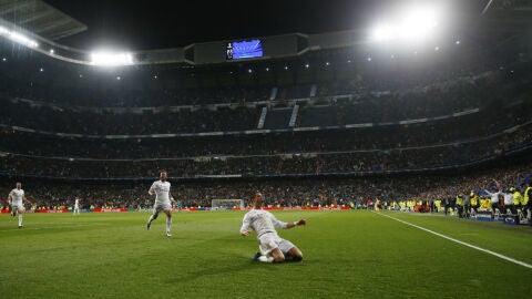 Cristiano Ronaldo, con el Bernab&eacute;u a sus pies