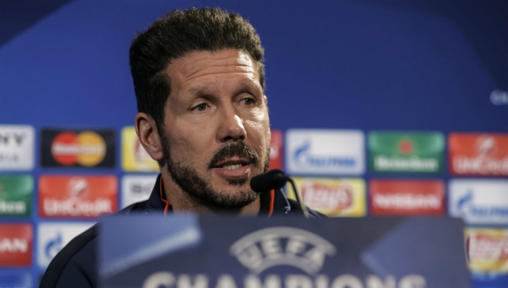 Simeone, durante la rueda de prensa
