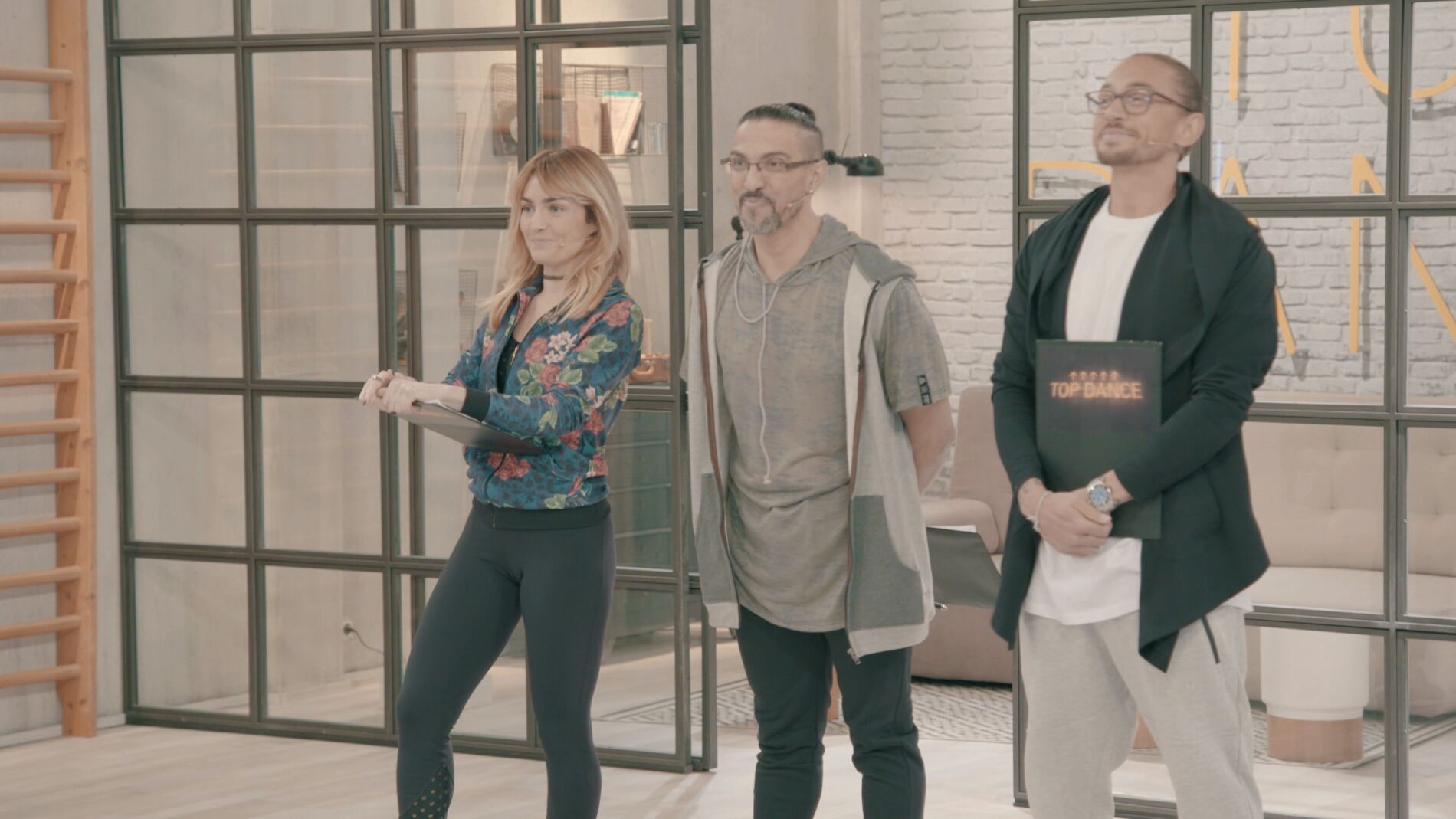 Ver&oacute;nica Mej&iacute;a, Chevi Muraday y Benji Weeratungue