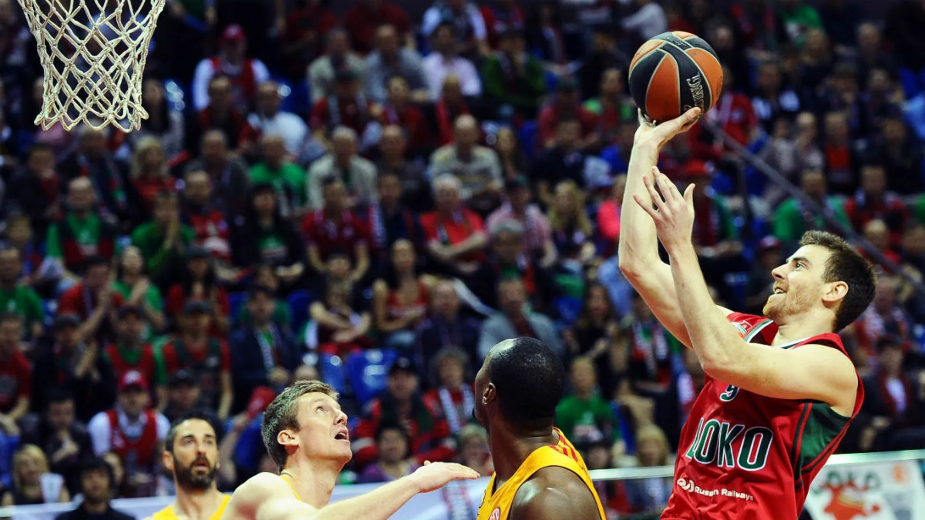 Claver ayudando al Kuban en su victoria ante el Barça Claver ayudando al Kuban en su victoria ante el Barça