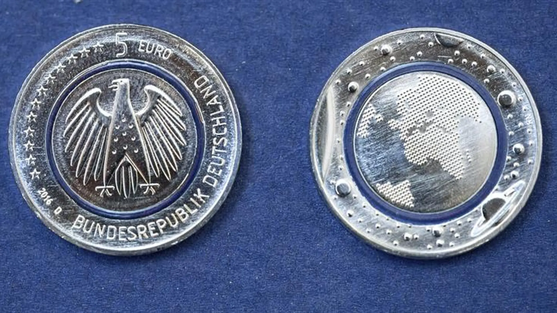 Nuevas monedas cinco euros emitidas bajo el nombre 'Planeta Azul' Nuevas monedas cinco euros emitidas bajo el nombre 'Planeta Azul'