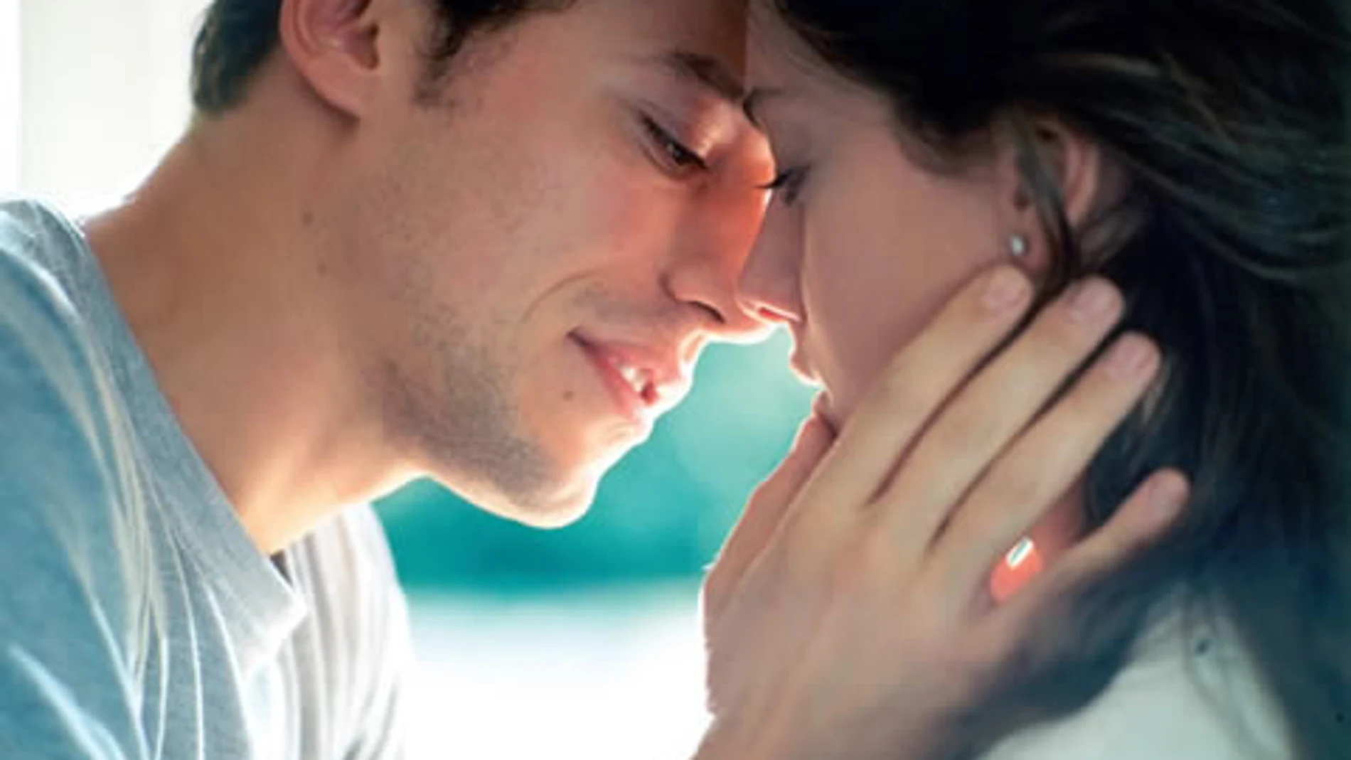 Expertos concluyen que los besos son beneficiosos para la salud Expertos concluyen que los besos son beneficiosos para la salud