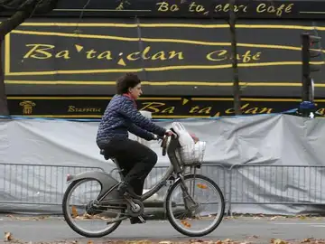 Fachada de la Sala Bataclan en París Fachada de la Sala Bataclan en París