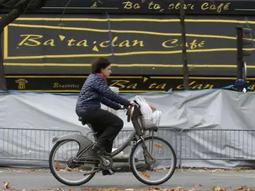 Fachada de la Sala Bataclan en París Fachada de la Sala Bataclan en París