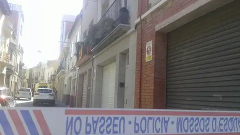 Los Mossos d'Esquadra han acordonado la zona Los Mossos d'Esquadra han acordonado la zona