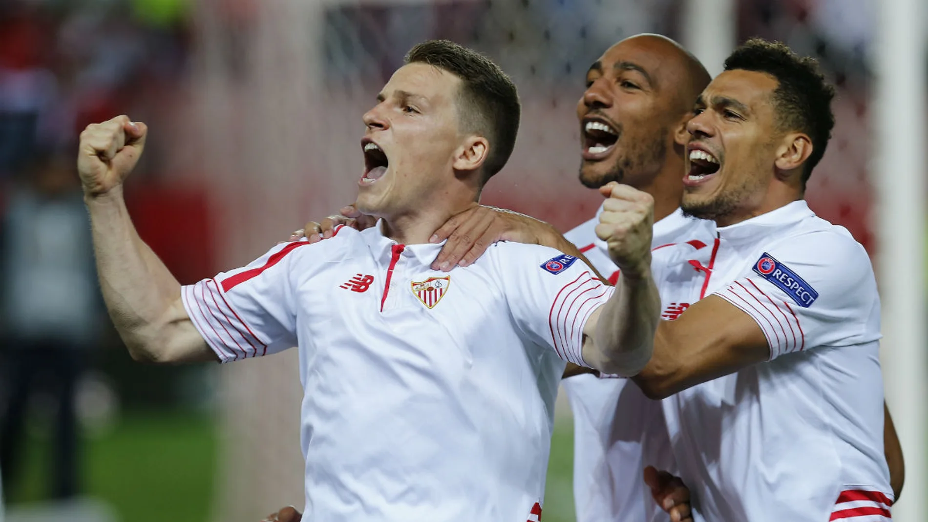 Gameiro celebra la clasificación ante el Athletic Gameiro celebra la clasificación ante el Athletic