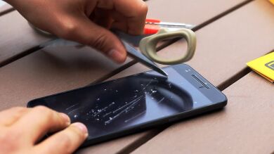 Desarticulado un taller clandestino de smartphones con material valorado en 2,5 millones