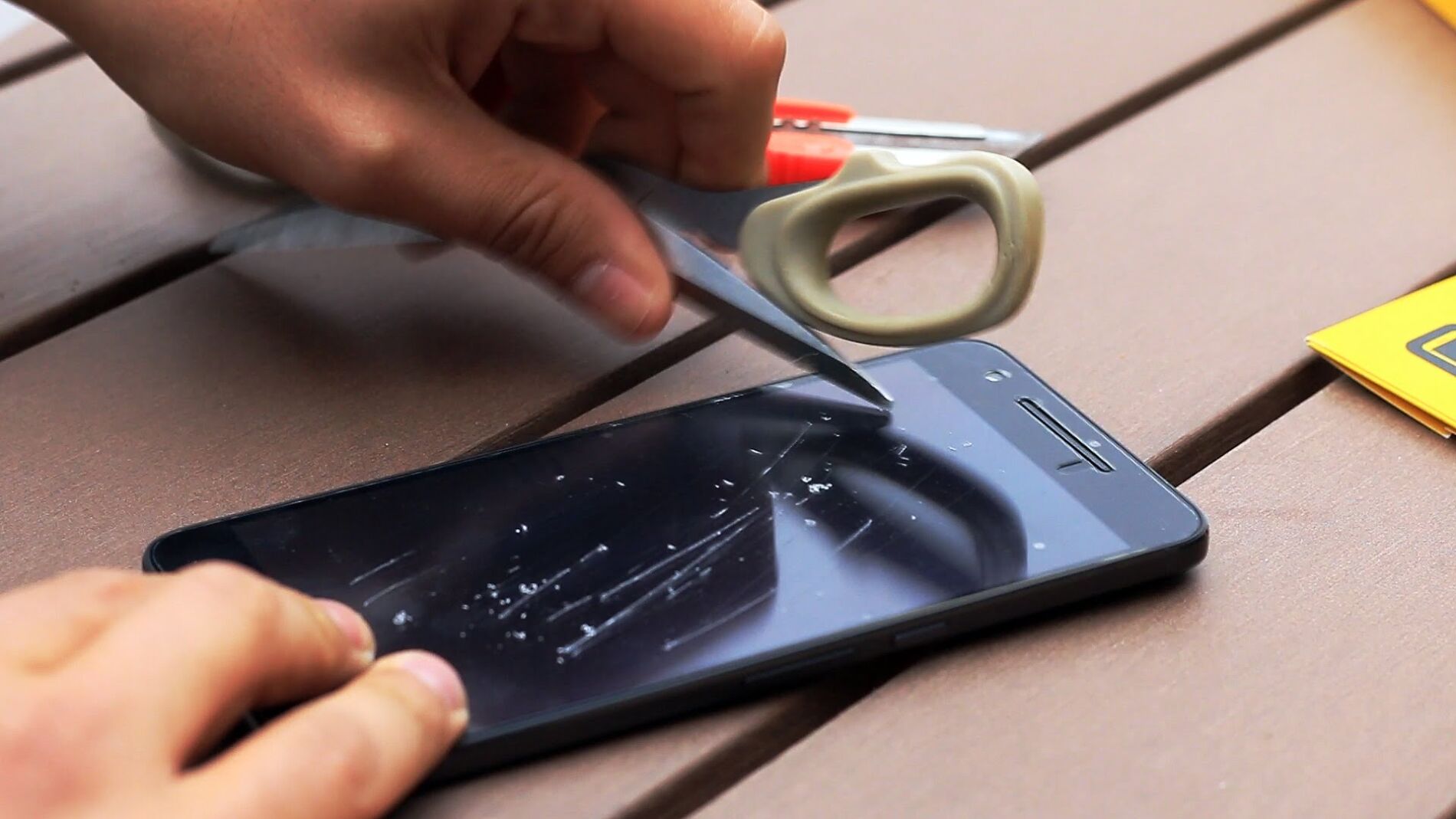 Resistencia TOTAL para tu Smartphone Protector Rinoshield
