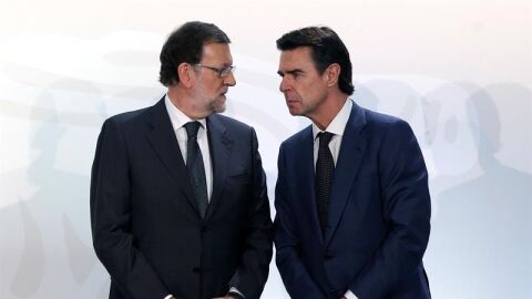 Mariano Rajoy junto a Jos&eacute; Manuel Soria