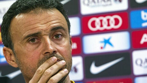 Luis Enrique, serio en rueda de prensa