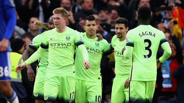 Sergio Agüero festeja con el Manchester City