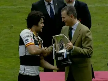 El Rey Felipe VI entrga la Copa del Rey de Rugby a El Salvador El Rey Felipe VI entrga la Copa del Rey de Rugby a El Salvador