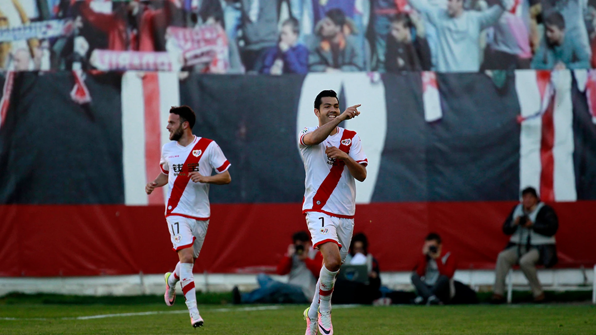 Javi Guerra festeja su gol con el Rayo Javi Guerra festeja su gol con el Rayo