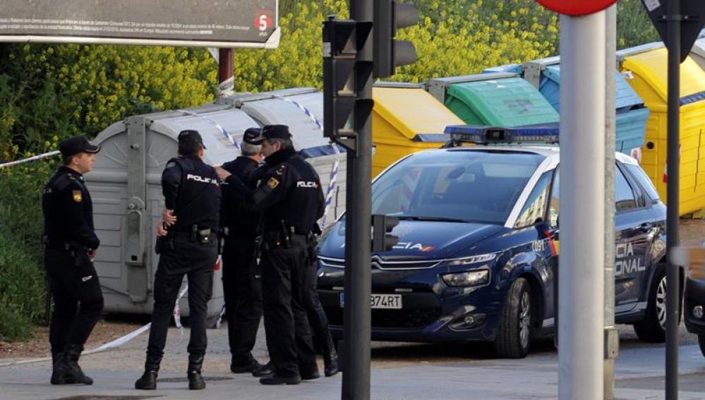 La Policía Nacional durante la búsqueda