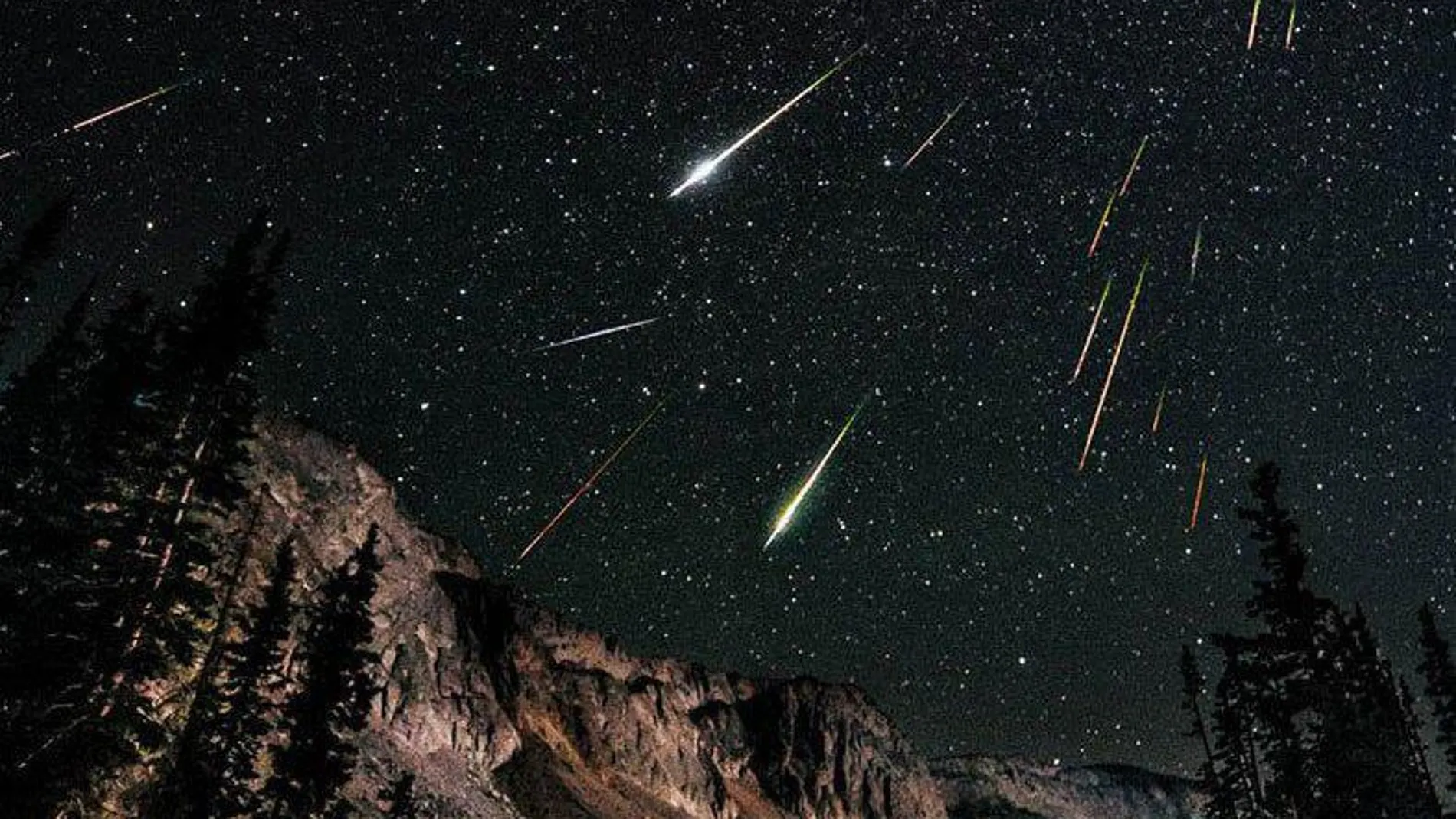 Estrellas fugaces del enjambre de las Líridas Estrellas fugaces del enjambre de las Líridas
