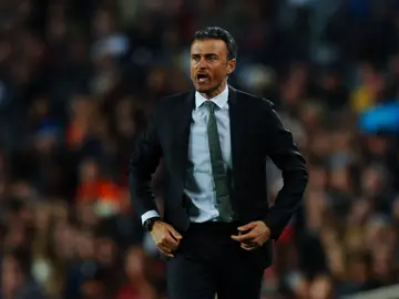 Luis Enrique protesta una decisión arbitral Luis Enrique protesta una decisión arbitral