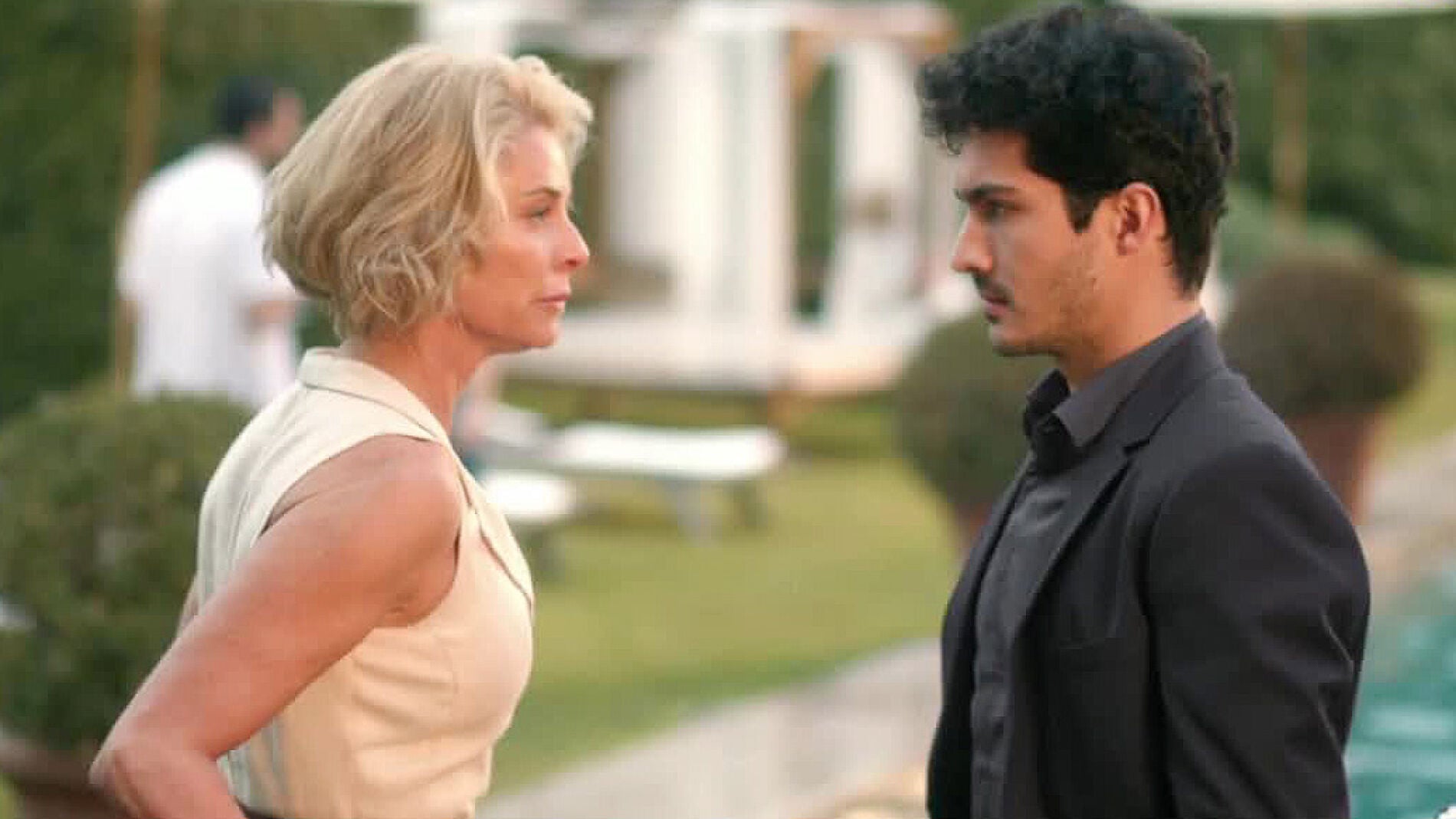 Avance de La Embajada: "El error se comete una vez, dos no"