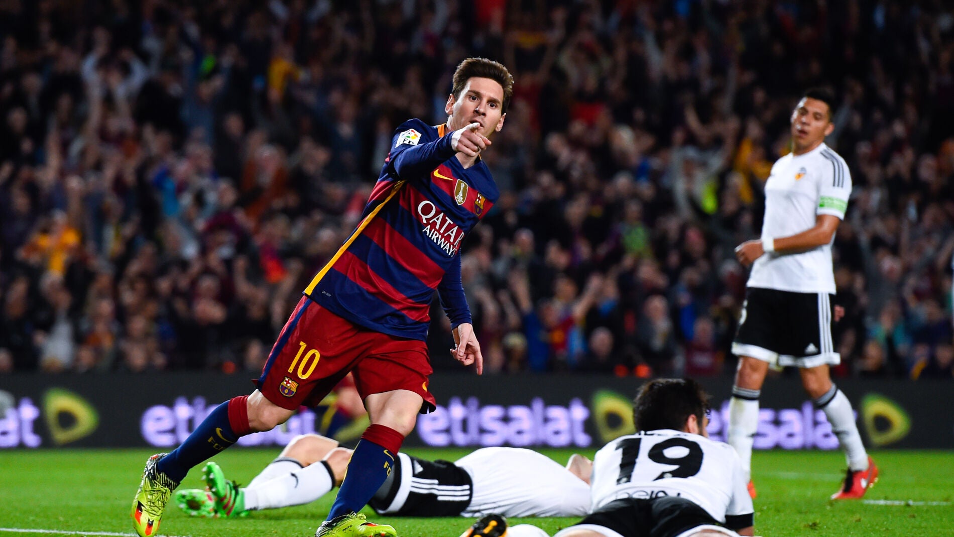 Leo Messi celebra su gol ante el Valencia