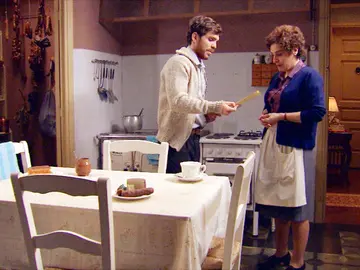 Toni entrega carta de despedida para Pepa Toni entrega carta de despedida para Pepa