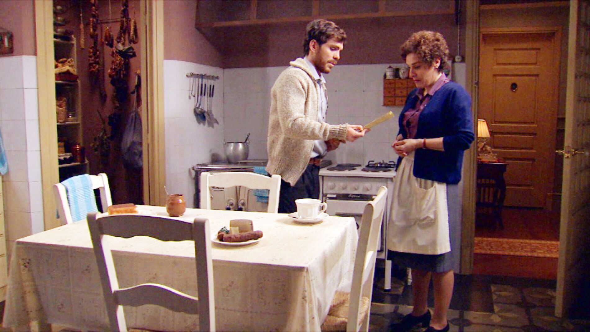 Toni entrega carta de despedida para Pepa