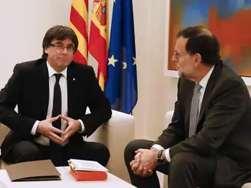 Mariano Rajoy y el presidente de la Generalitat, Carles Puigdemont Mariano Rajoy y el presidente de la Generalitat, Carles Puigdemont