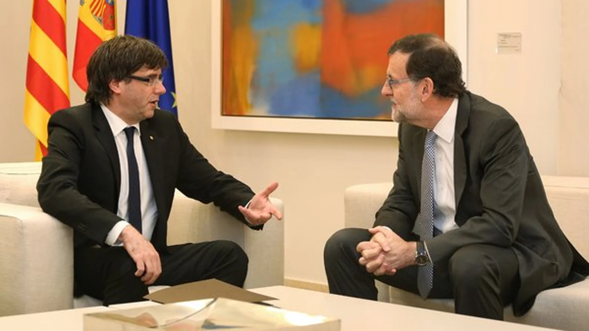 Mariano Rajoy y Carles Puigdemont, reunidos en La Moncloa Mariano Rajoy y Carles Puigdemont, reunidos en La Moncloa