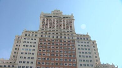 Wanda da el sí a Carmena y el plan para el Edificio España se reanudará