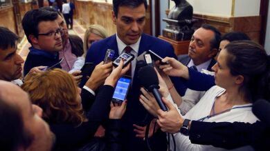 La brecha en el PSOE y las incógnitas sobre la postura de Pedro Sánchez marcan el debate de investidura