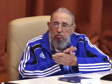 Fidel Castro en la clausura del VII Congreso del Partido Comunista de Cuba Fidel Castro en la clausura del VII Congreso del Partido Comunista de Cuba