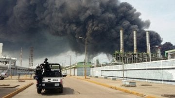 Explosión en la planta de Pemex
