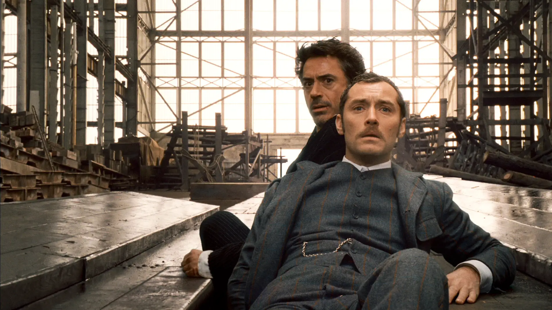 Robert Downey Jr. y Jude Law en 'Sherlock Holmes'