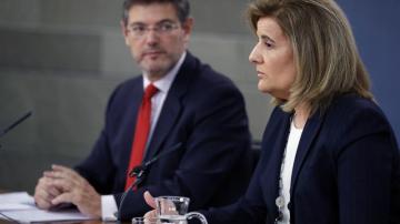 Los ministros de Justicia y Empleo y Seguridad Social, Rafael Catalá y Fátima Báñez