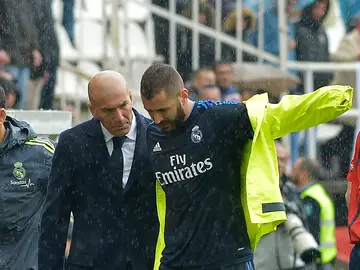 Karim Benzema lesionado en Vallecas Karim Benzema lesionado en Vallecas
