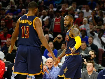 LeBron James celebra una acción en el partido de los Cavaliers LeBron James celebra una acción en el partido de los Cavaliers