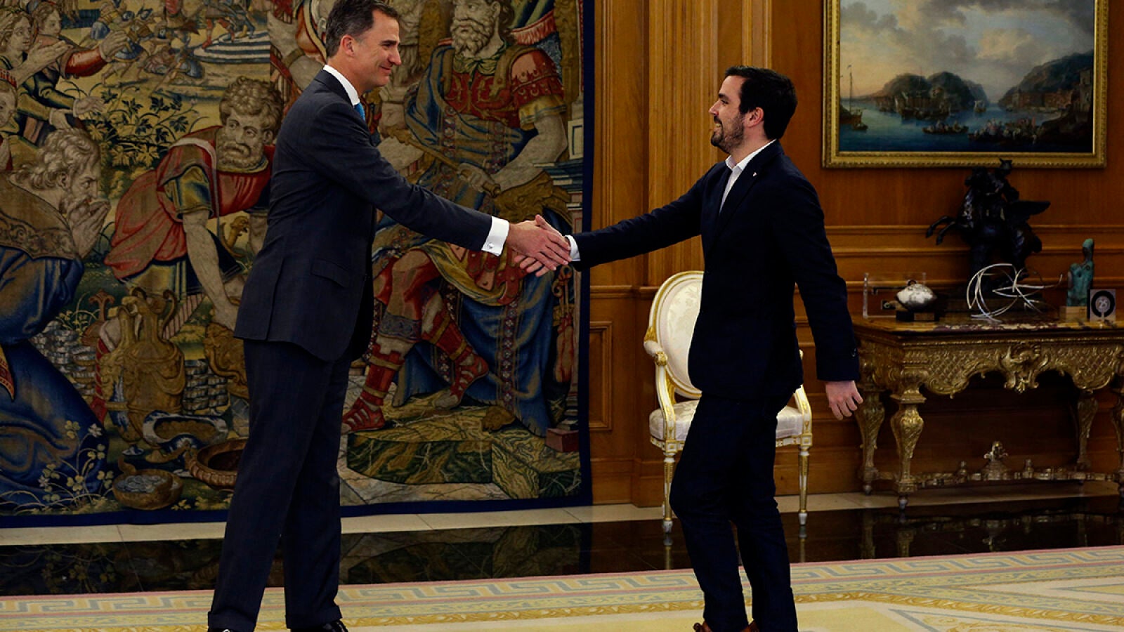 Garzón asegura que las siglas de IU seguirán en campaña, haya o no confluencia con Podemos