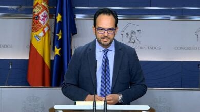 El PSOE aprueba 27 de las 30 propuestas presentadas por Compromís para lograr un acuerdo de Gobierno