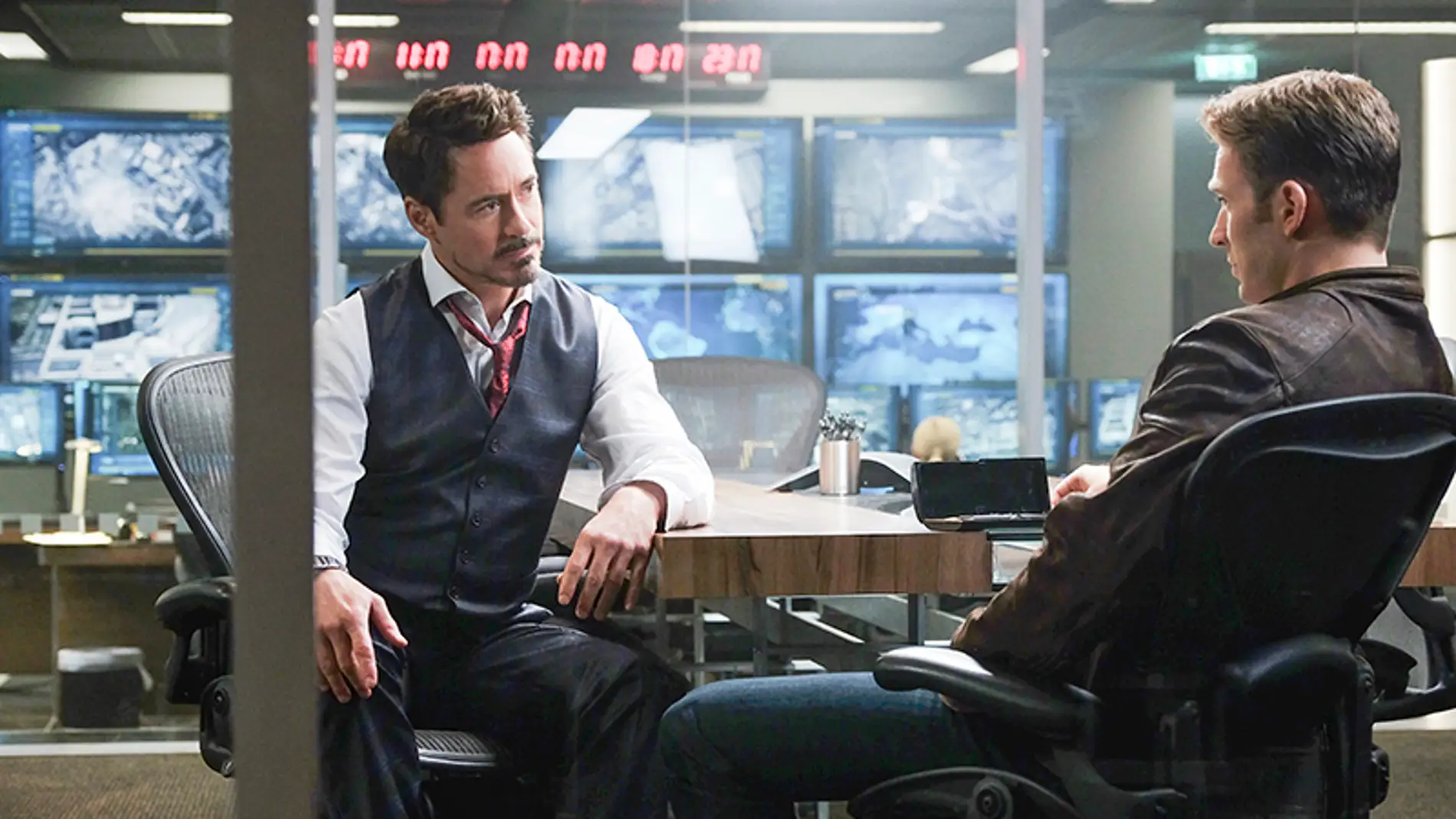 Robert Downey Jr y Chris Evans en 'Capitán América: Civil War'