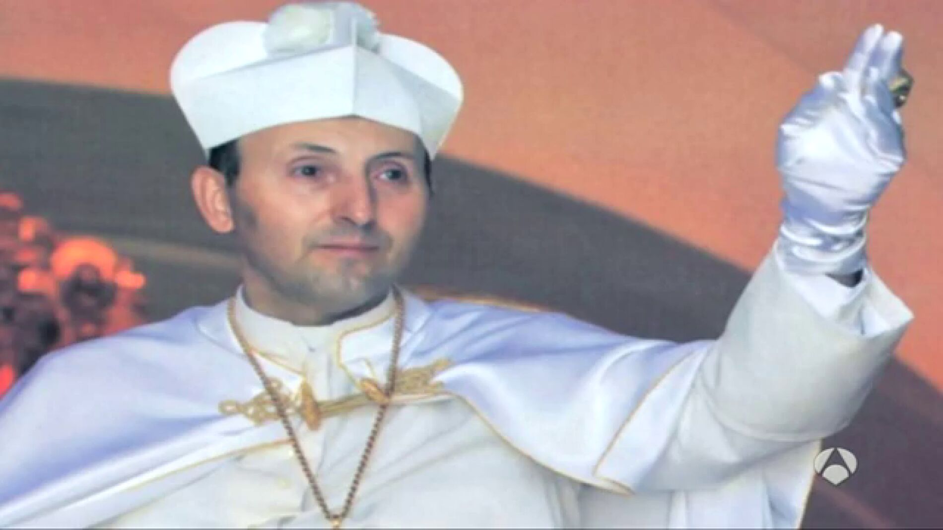 Frame 71.938205 de: El "papa" de El Palmar de Troya abandona la secta por "p&eacute;rdida de fe"