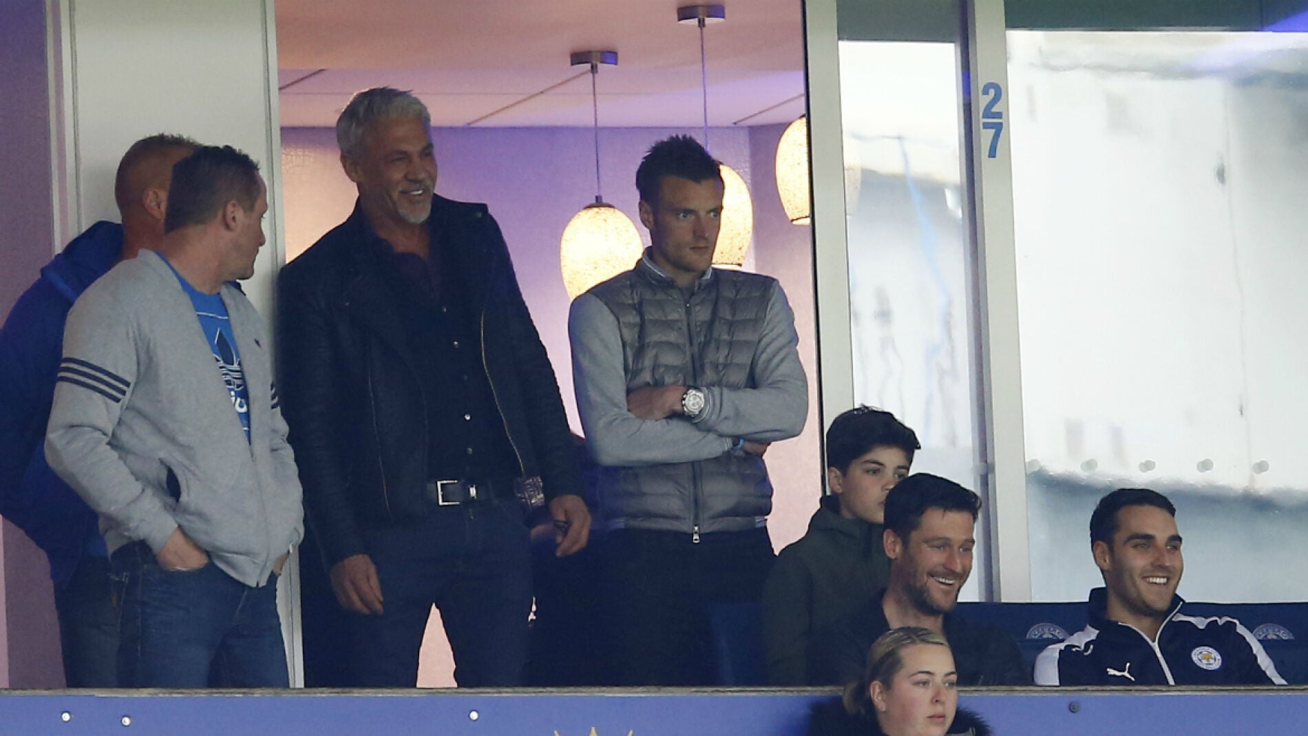 Jamie Vardy, en la grada observando un partido del Leicester