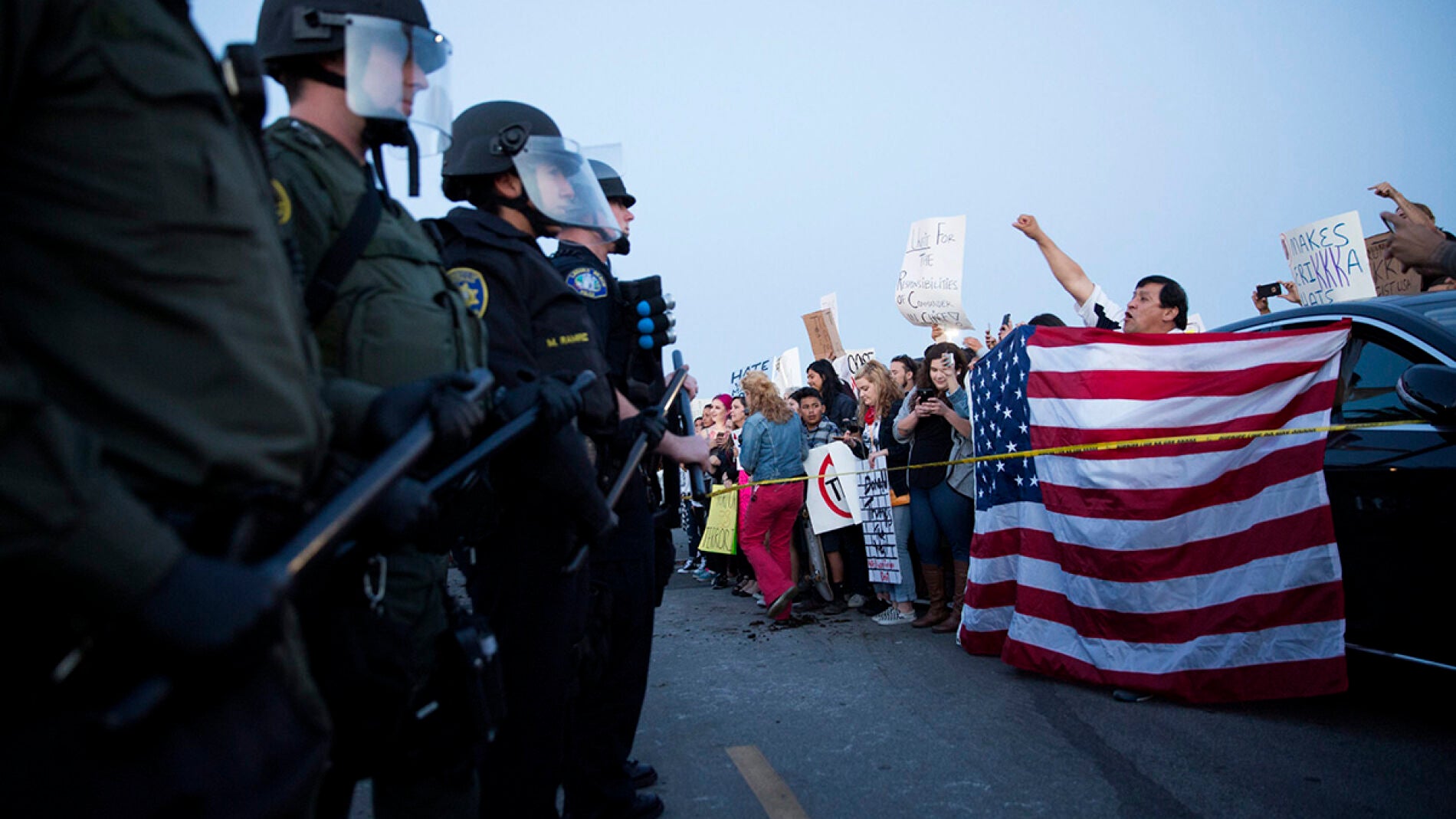 Protestas en un acto electoral de Trump