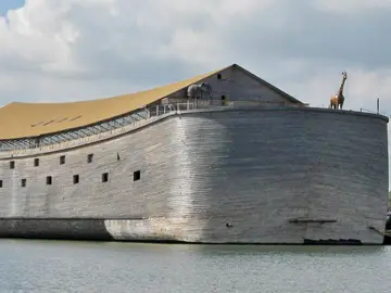 La réplica del arca de Noé de un holandés La réplica del arca de Noé de un holandés