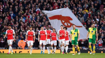 El festejo del Arsenal tras el gol de Welbeck ante el Norwich
