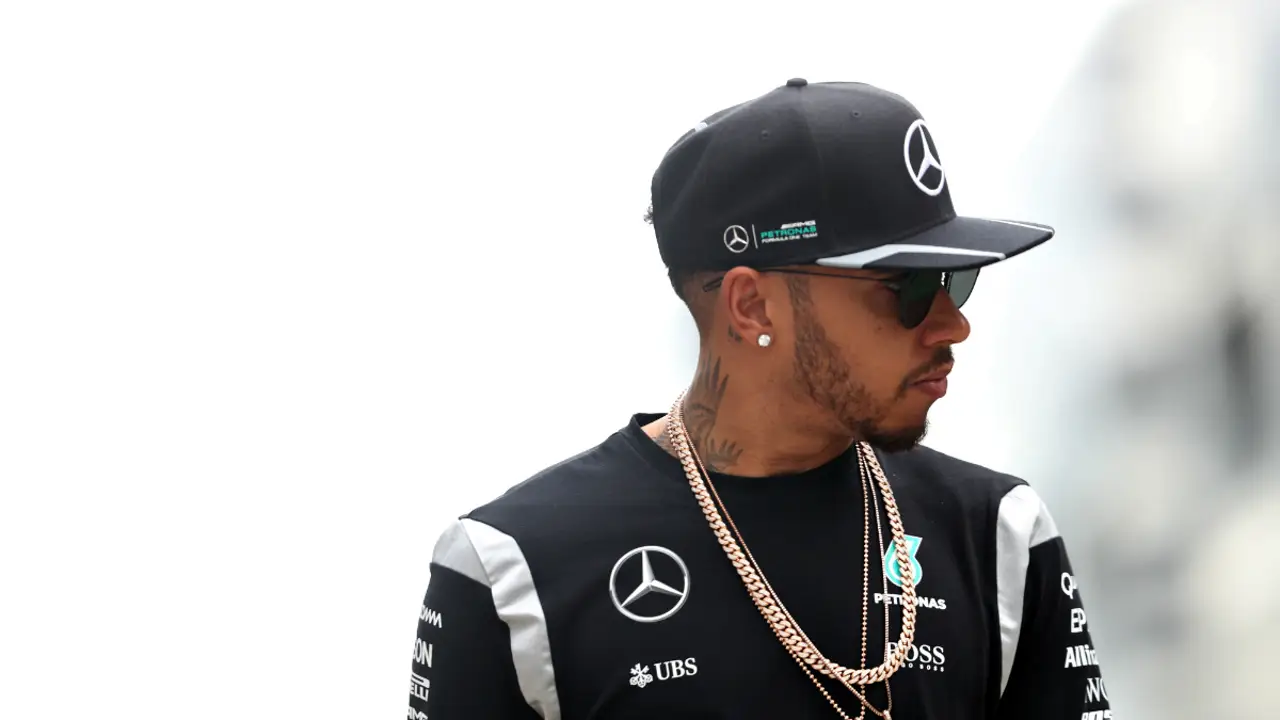 Hamilton, en el paddock de Sochi