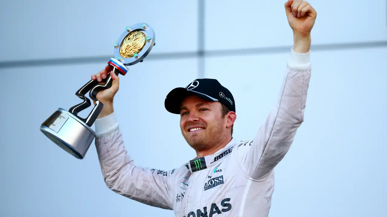 Nico Rosberg, con el trofeo del GP de Rusia