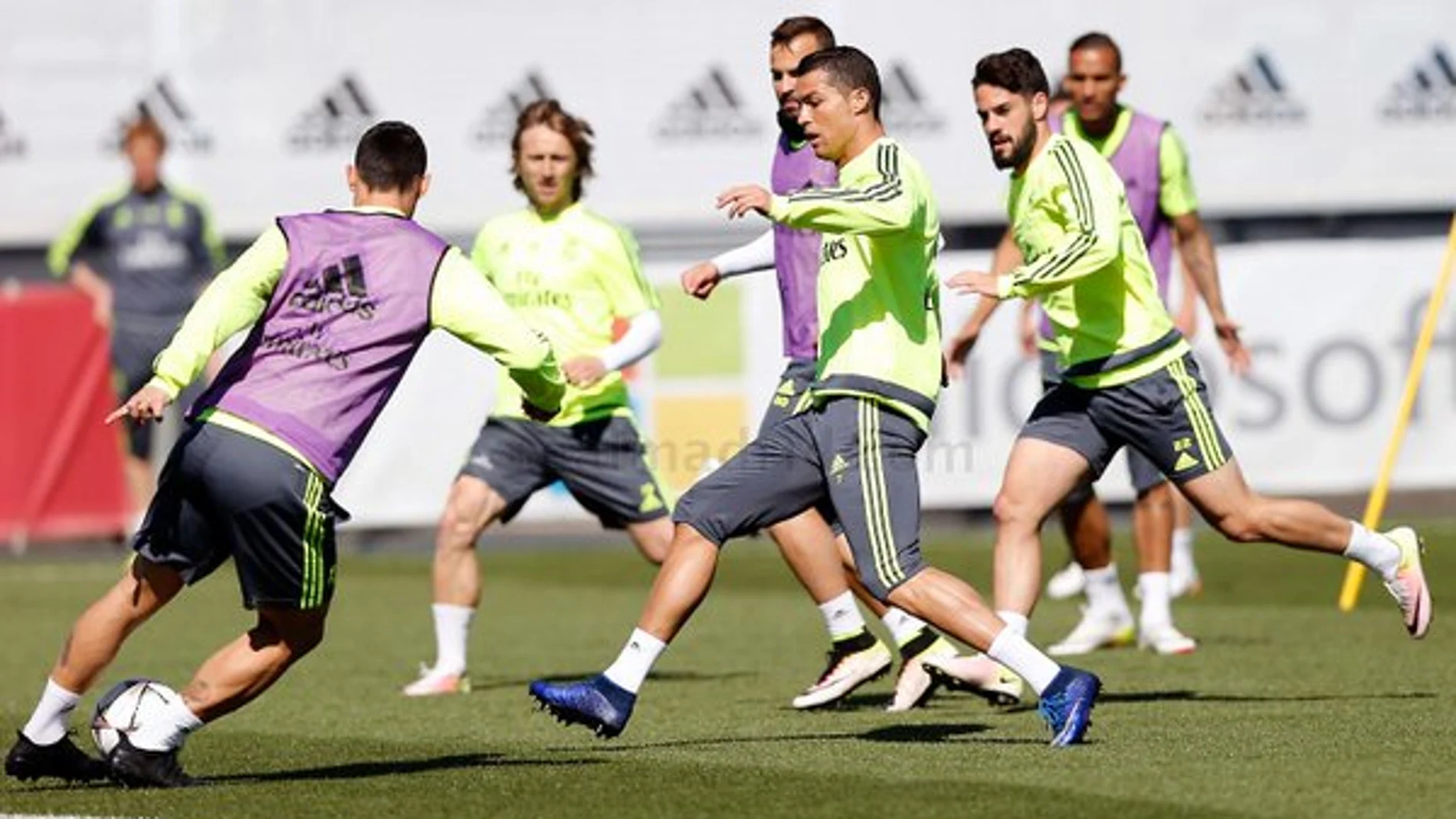 Cristiano Ronaldo, durante el entrenamiento del Real Madrid en Valdebebas Cristiano Ronaldo, durante el entrenamiento del Real Madrid en Valdebebas
